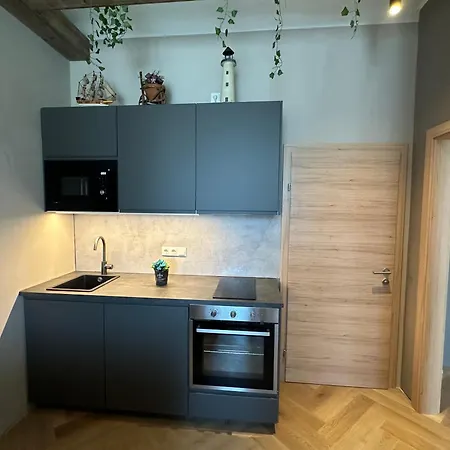 Book-a-room 32 Apartment